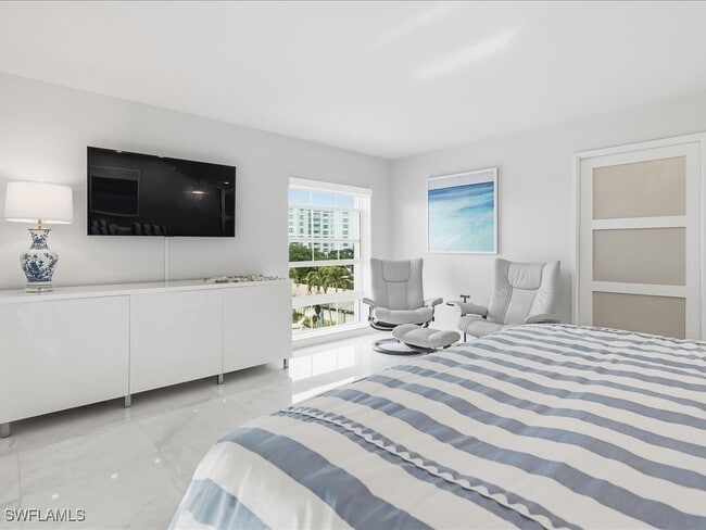 Building Photo - 2750 Gulf Shore Blvd N