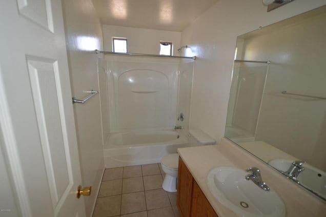 Building Photo - 2038 Silver Grass Pl