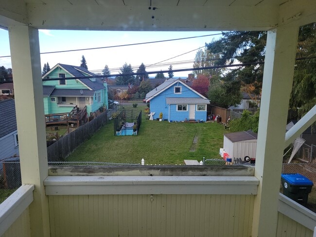 Building Photo - 211-212 W 13th St