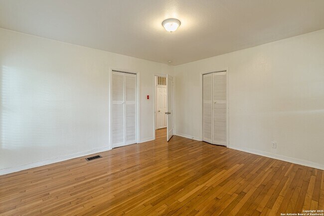 Building Photo - 416 Alexander Hamilton Dr