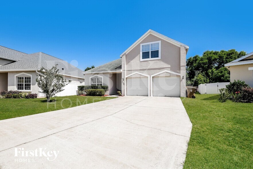 Building Photo - 209 Magical Way