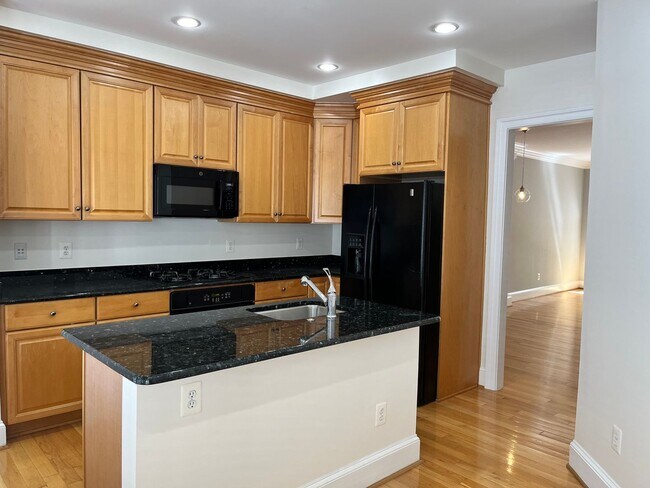 Building Photo - 711 Carpenter Rd
