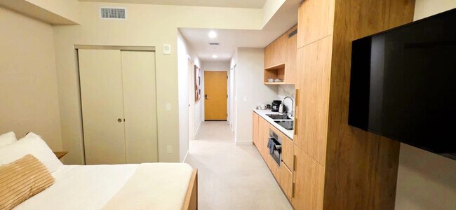 Building Photo - 11 NE 6th St