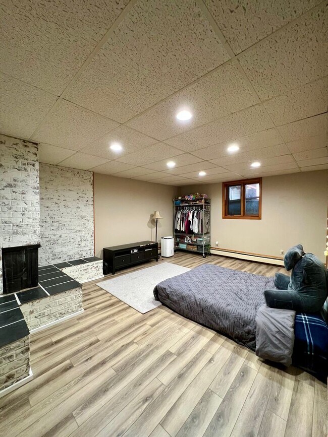 Building Photo - Charming 3-Bedroom Home in North Pole, AK ...