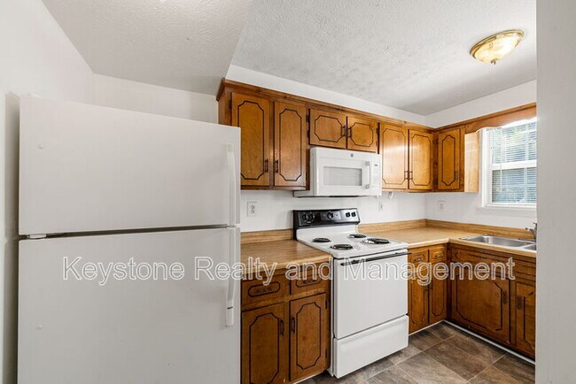 Building Photo - 1375 Thompsonville Ln