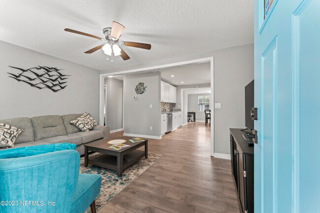 Building Photo - 1905 Niblick Dr