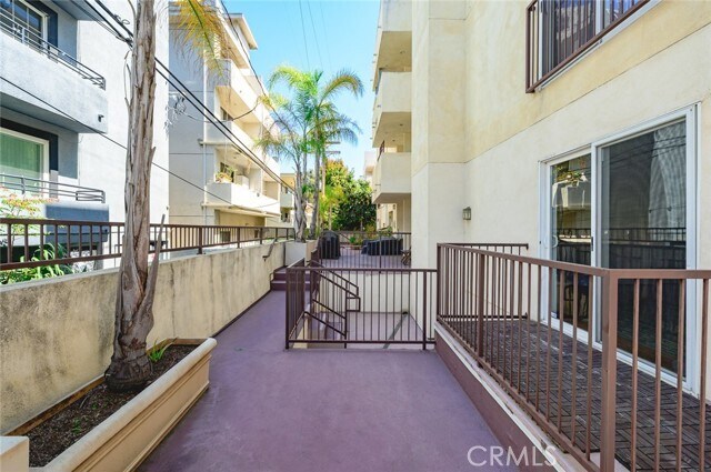 Building Photo - 1828 Glendon Ave