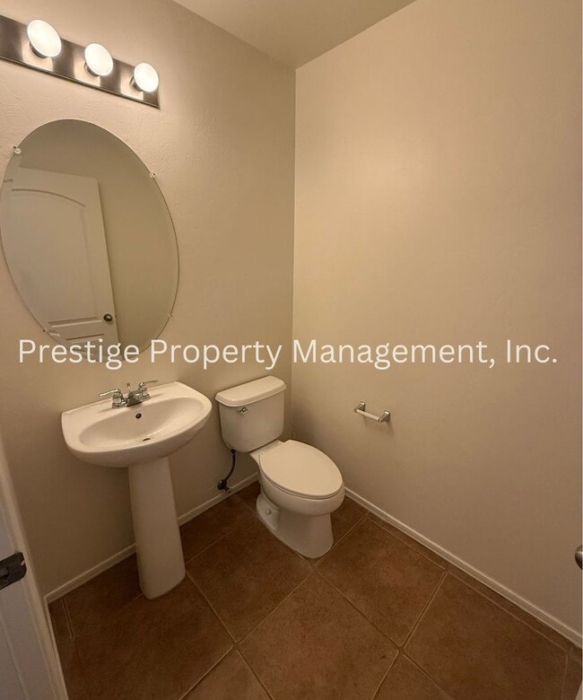 Building Photo - 2/2.5 2 Story Home in Sahuarita!!