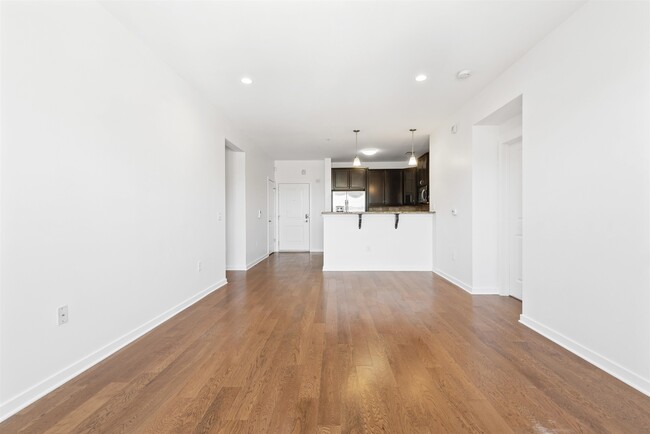Building Photo - 443 2nd St