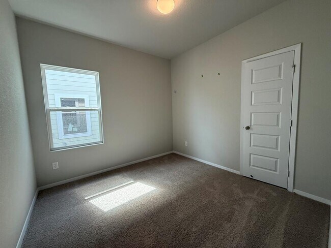 Building Photo - 2705 Totley Rd