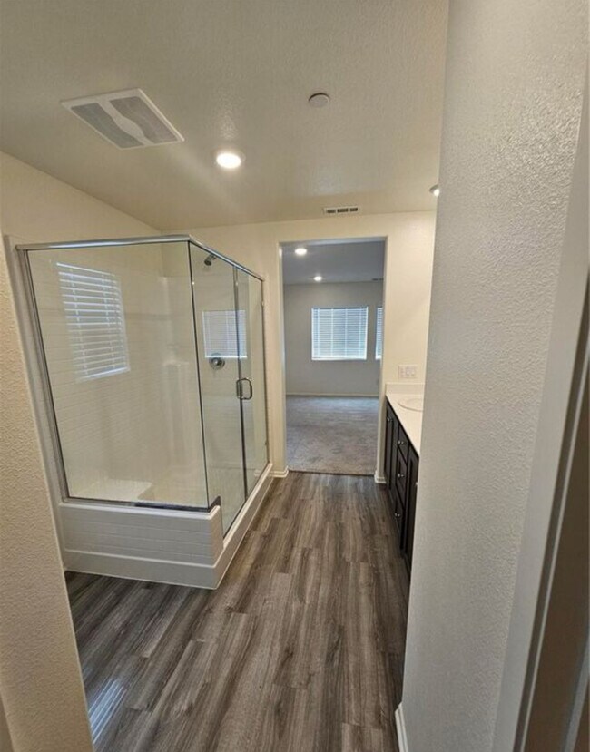 Building Photo - 638 Moondance Ln