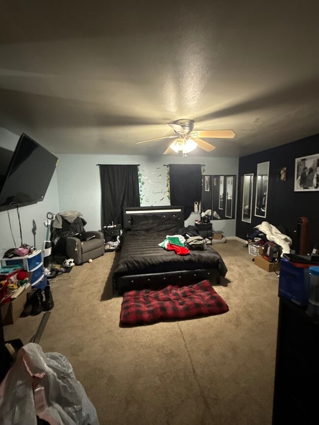 Building Photo - 3 bedroom / Home in North Pole / Pet friendly!