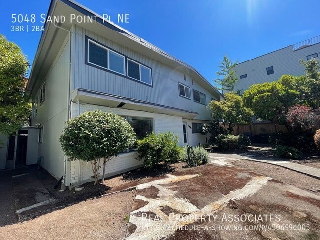 Building Photo - 5048 Sand Point Pl NE