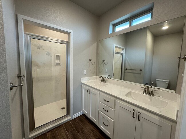 Building Photo - 5403 Rose Gdn Lp