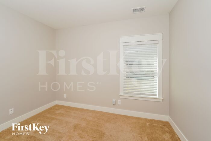 Building Photo - 1470 Woodridge Pl