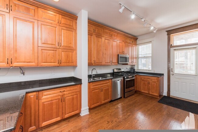 Building Photo - 3744 N Fremont St