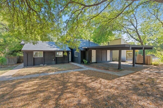 Building Photo - 1508 Rockdale Cir