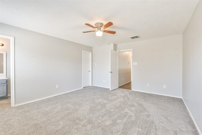 Building Photo - 15515 Echo Stable Ln
