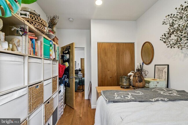 Building Photo - 303 S 11th St