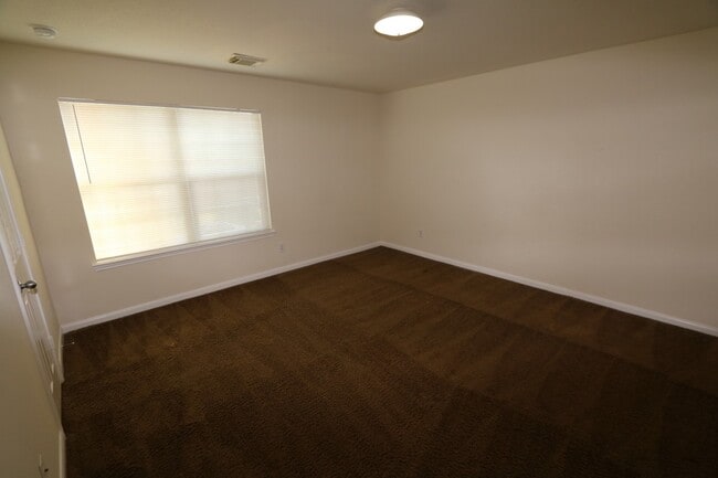 Building Photo - 15611 Leeds Ln