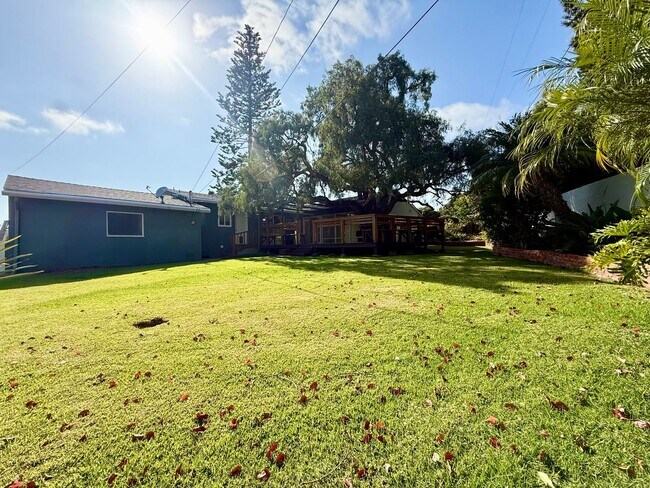 Building Photo - Beautiful 3BR/3BA Point Loma Home with Vaulted Ceilings & Central AC