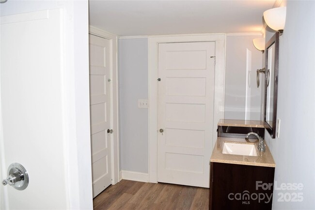 Building Photo - 234 N Eastway Dr