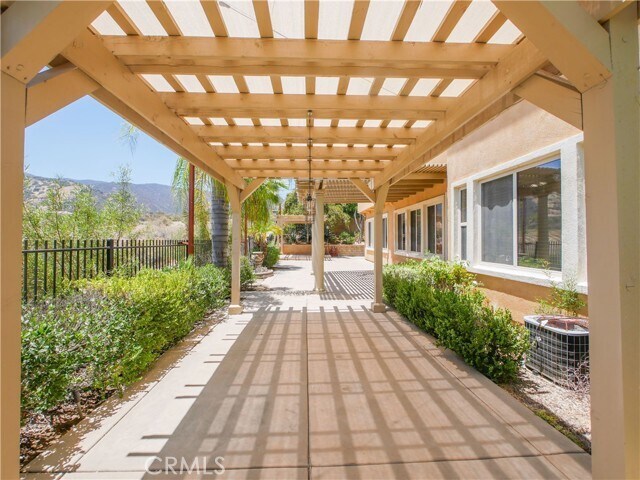 Building Photo - 8203 Soft Winds Dr
