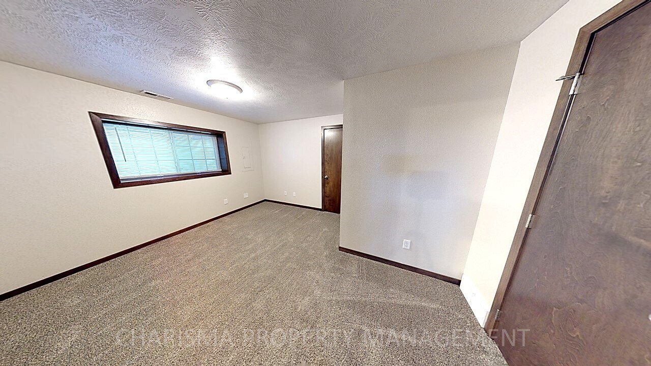 Building Photo - 4232 N Pennsylvania Ave