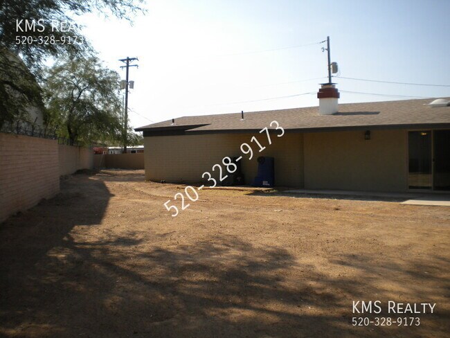Building Photo - 2321 S Layton Pl