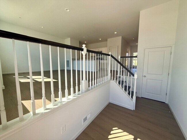 Building Photo - 45 N Conifer Dr