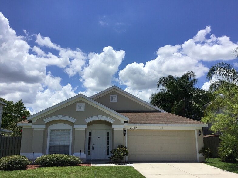 Primary Photo - 3232 Falcon Point Dr