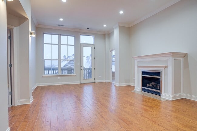 Building Photo - 1781 Tudor Ln