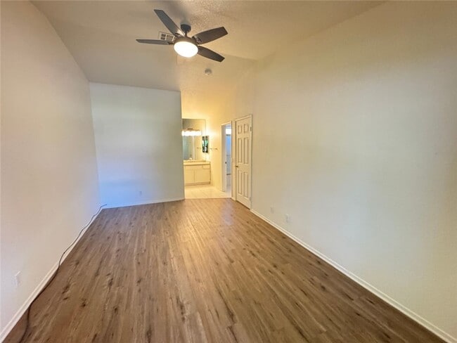 Building Photo - 440 Tava Ln