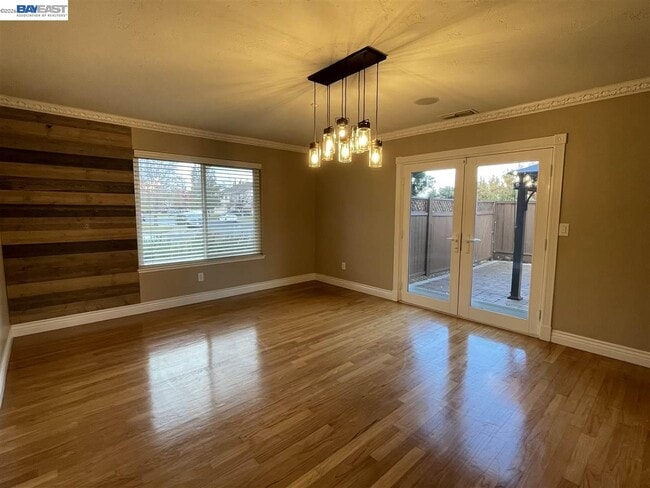 Building Photo - 1393 Arrowhead Ave