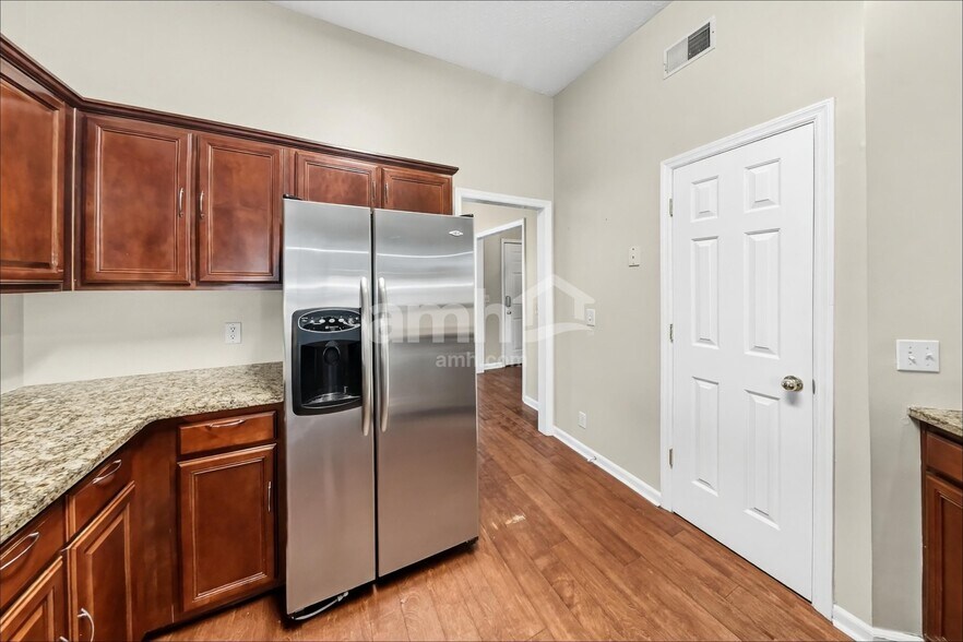 Building Photo - 5104 Brookstone Ct