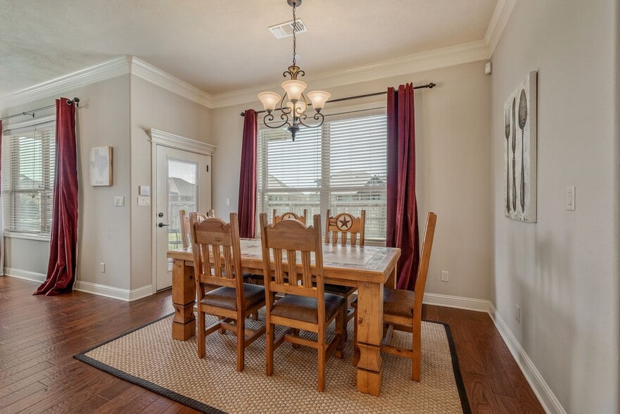 Building Photo - Available August 2026! Beautiful home in the Carters Crossing subdivision!