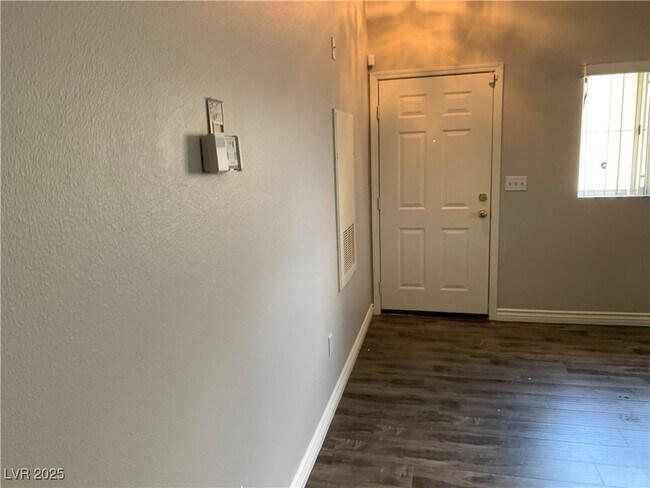 Building Photo - 1510 Ruby Cliffs Ln