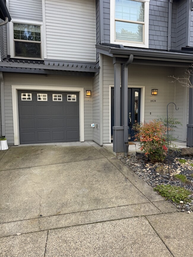 Building Photo - 1924 NE 50th Way