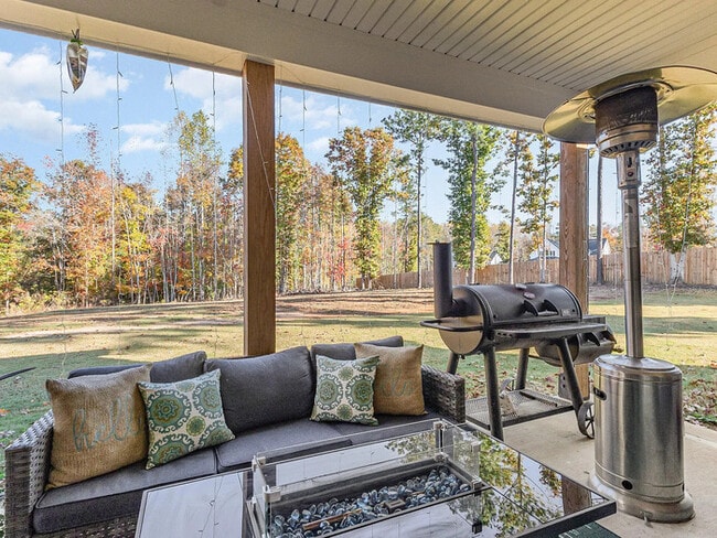 Building Photo - 300 W Amber Oak Dr