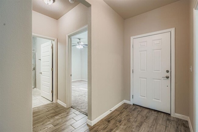 Building Photo - 8800 Sikes Way
