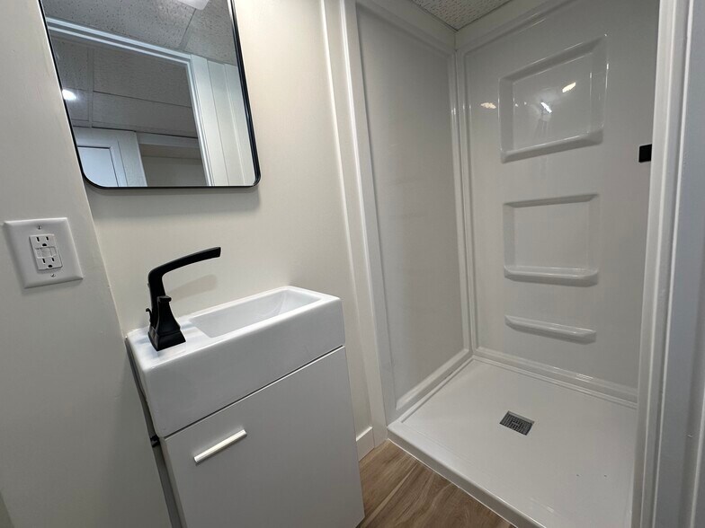 Bathroom 3 - 5317 N 45th St