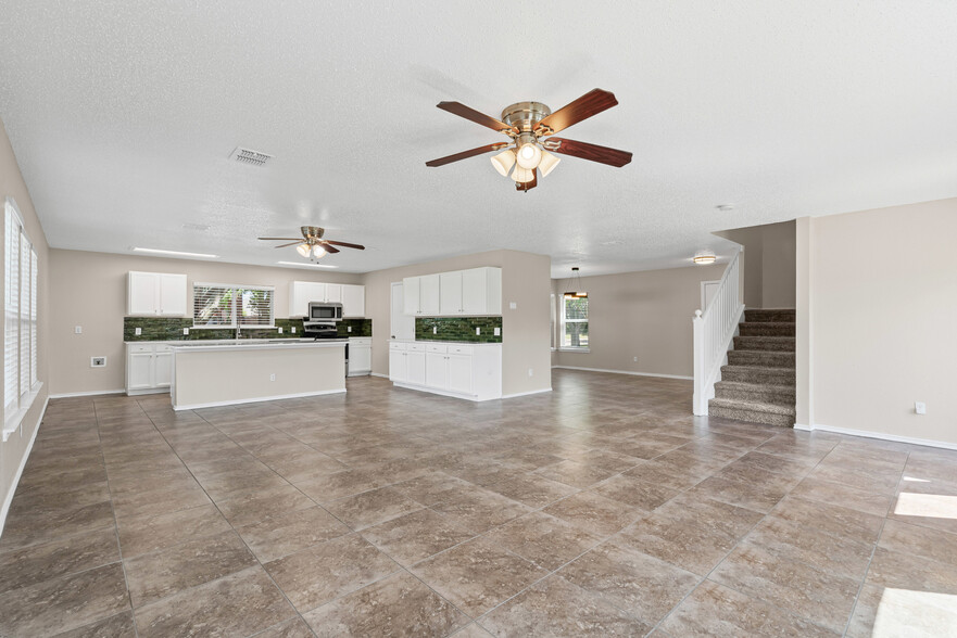 Building Photo - 6505 Tara Ln
