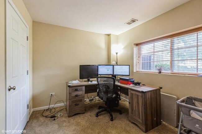 Building Photo - 912 Neudearborn Ln