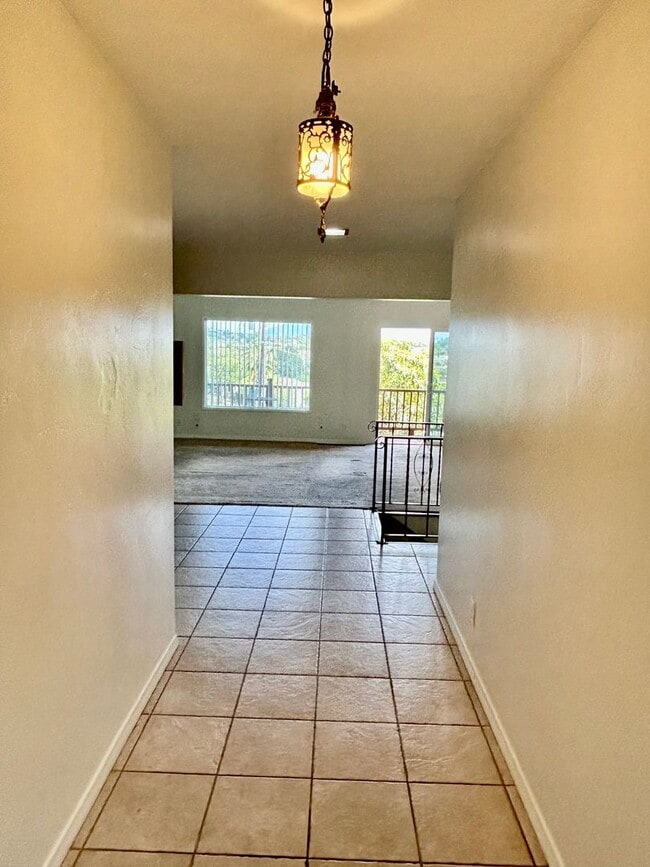 Building Photo - 4 Bedroom 3 bath Home In Rolando Village