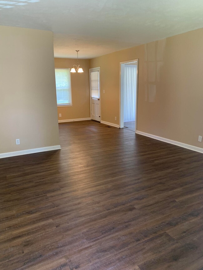 Building Photo - 3516 Willowood Rd