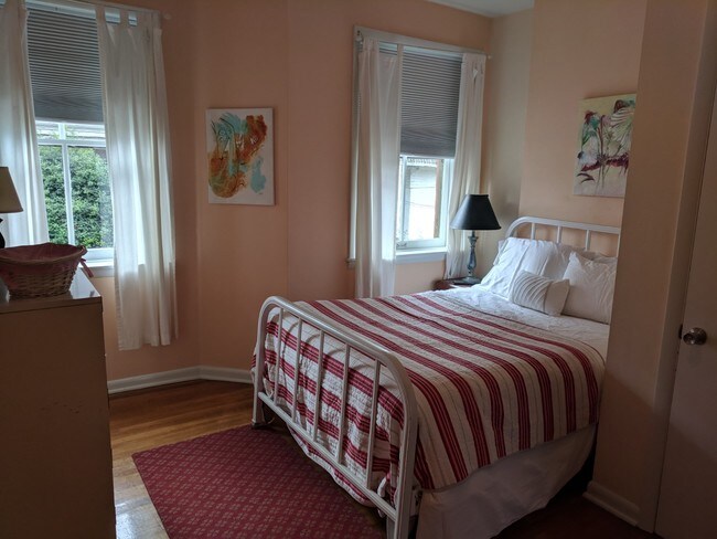 Building Photo - 1027 Cherokee Rd