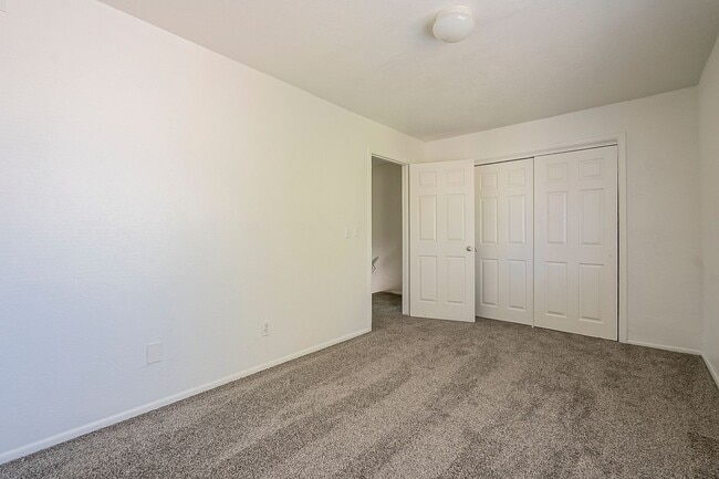 Building Photo - 5869 N 59th Dr