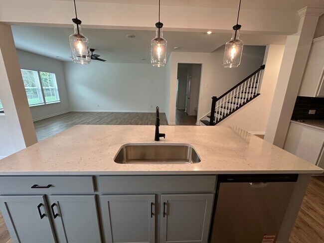 Building Photo - NEW Stonebridge Golf Course Views - Move-I...