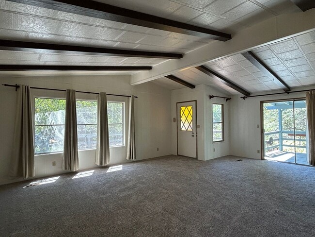 Building Photo - 373 Lodgeview Dr