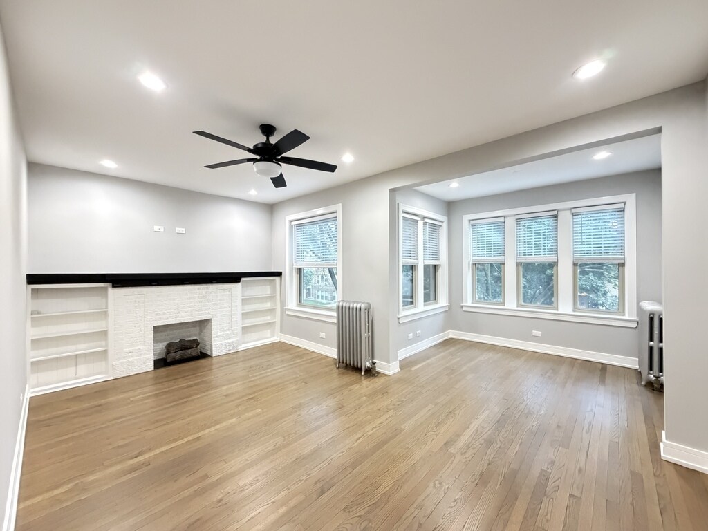 Building Photo - 5454 N Paulina St